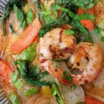 Schnelle Currysuppe mit Glasnudeln, Garnelen und Gemuese