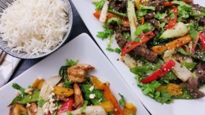 Teriyaki-Garnelen und Teriyaki-Rind mit Gemuese