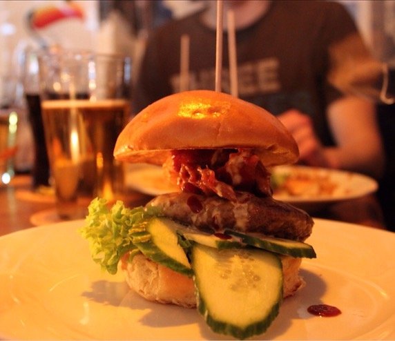 The Harp Hannover BBQ Burger