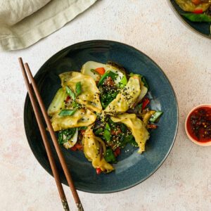 Gyozapfanne mit Gemüse Rezept