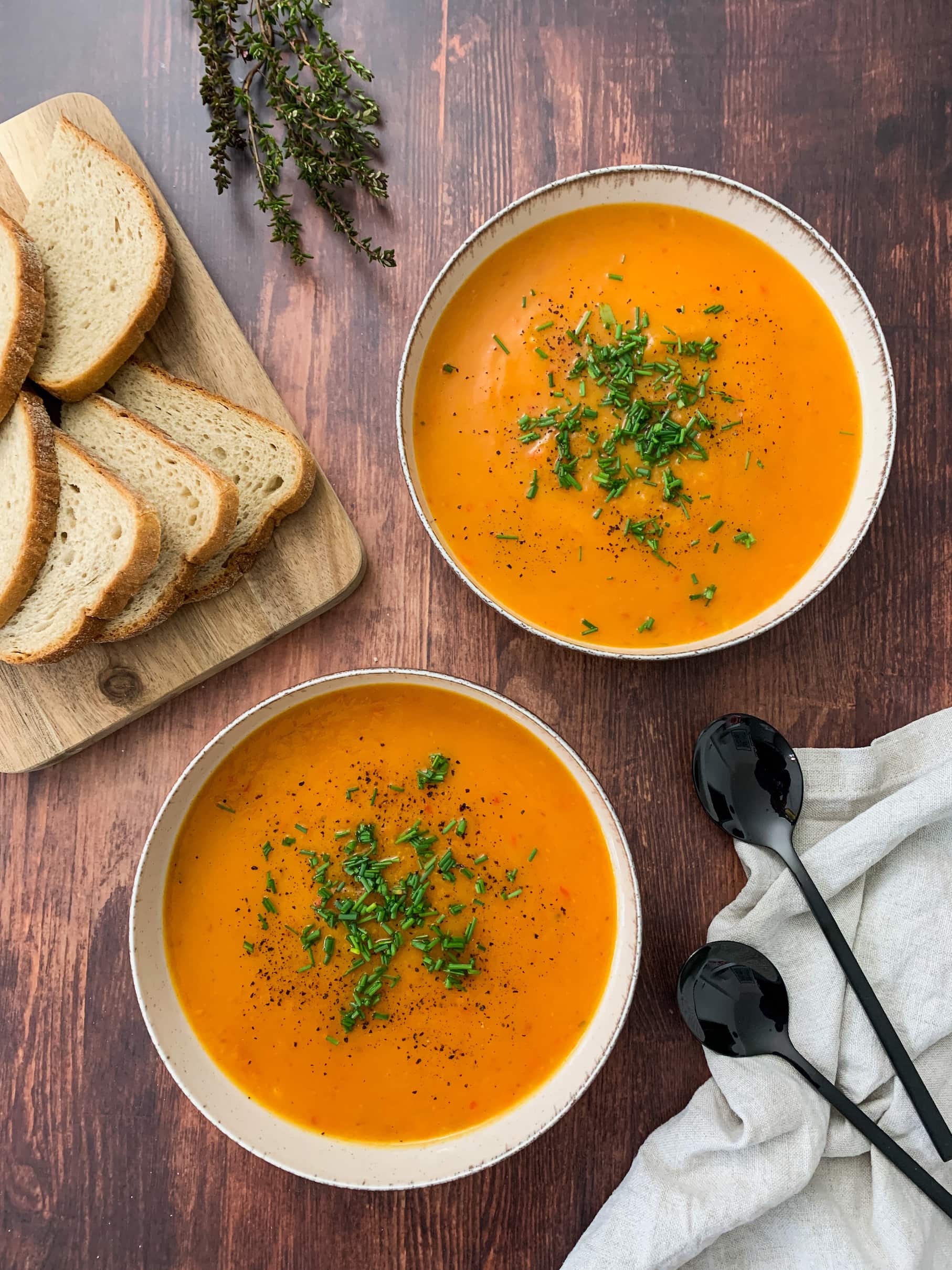 Scharfe Kürbissuppe mit Möhren &amp; Paprika - Mimi &amp; Rose Food Love