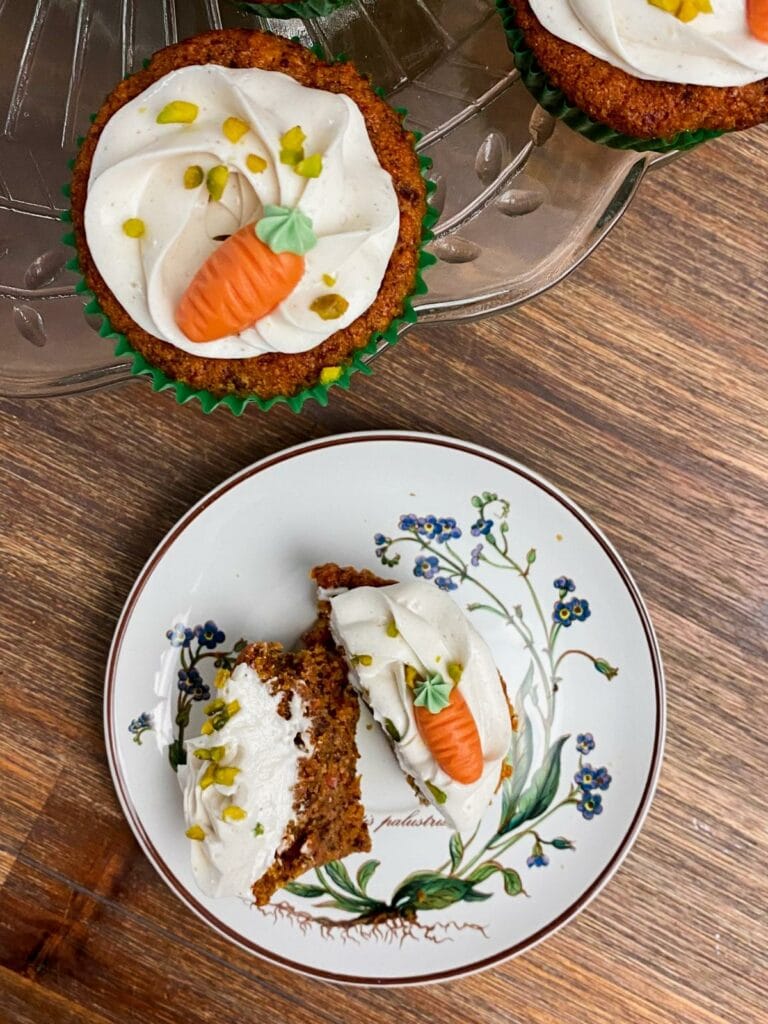 Vegane Möhren-Cupcakes mit Zitronencreme - Mimi &amp; Rose Food Love