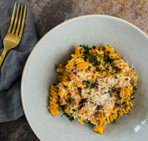 Cremige Kürbis-Pasta mit Parmesan