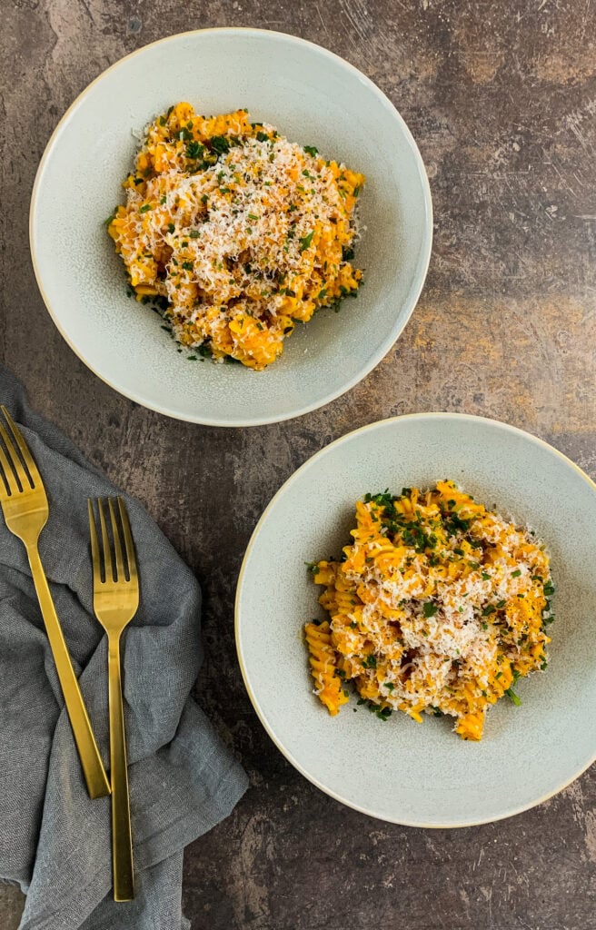 Cremige Kürbis-Pasta mit Parmesan