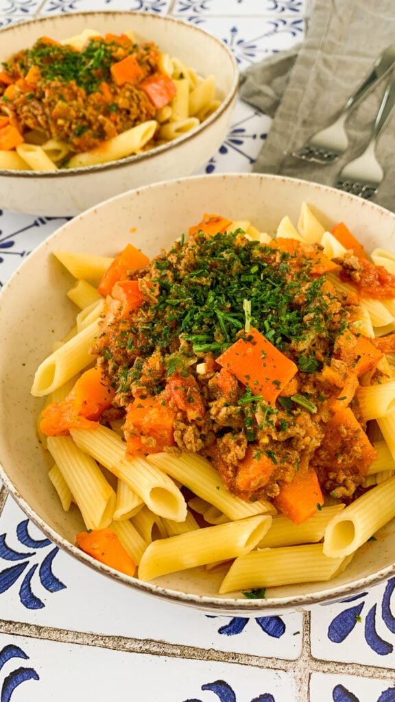 Kürbisbolognese mit Pennenudeln