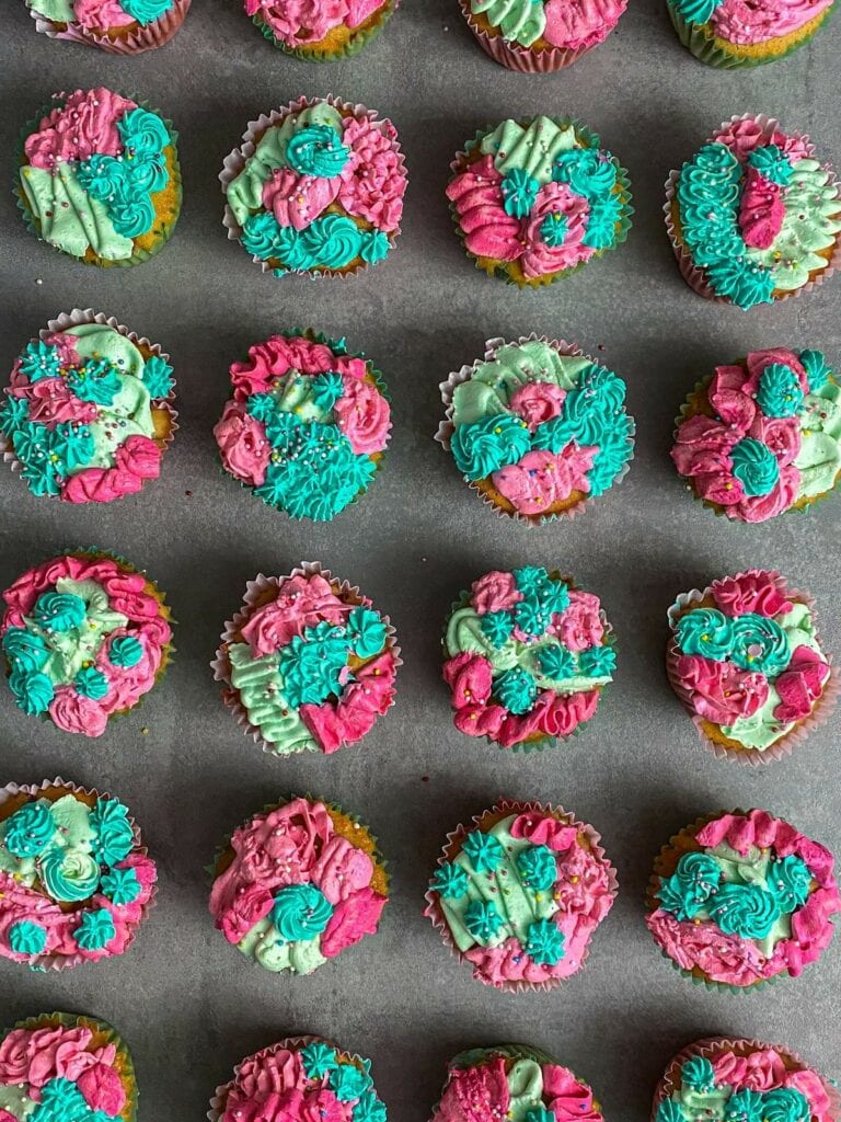 Gender-Reveal-Cupcakes