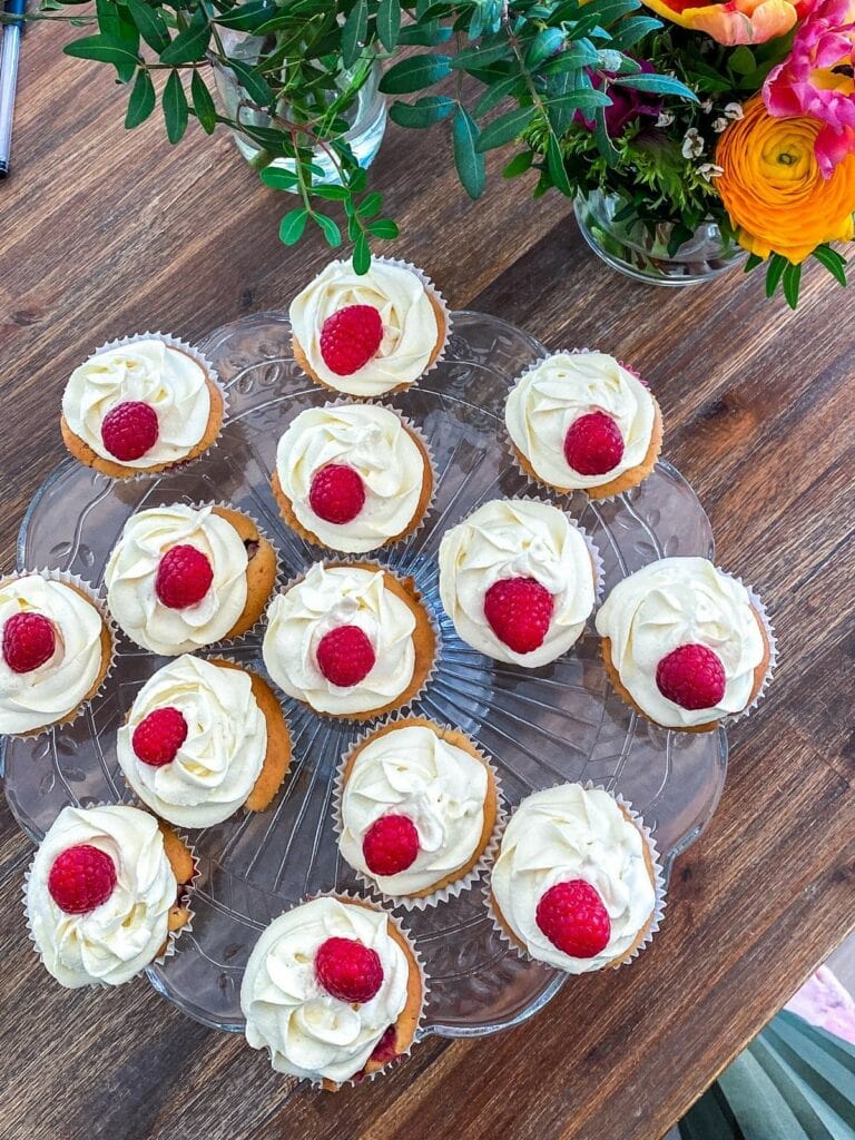 Himbeer-Rhabarber-Vanille-Cupcakes