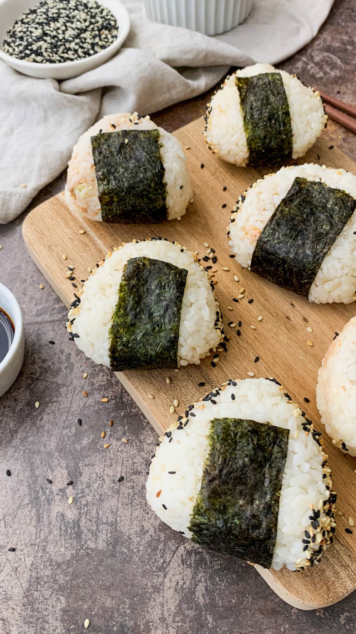 Onigiri mit Thunfischfüllung - Schnelle japanische Reisbällchen - Mimi ...