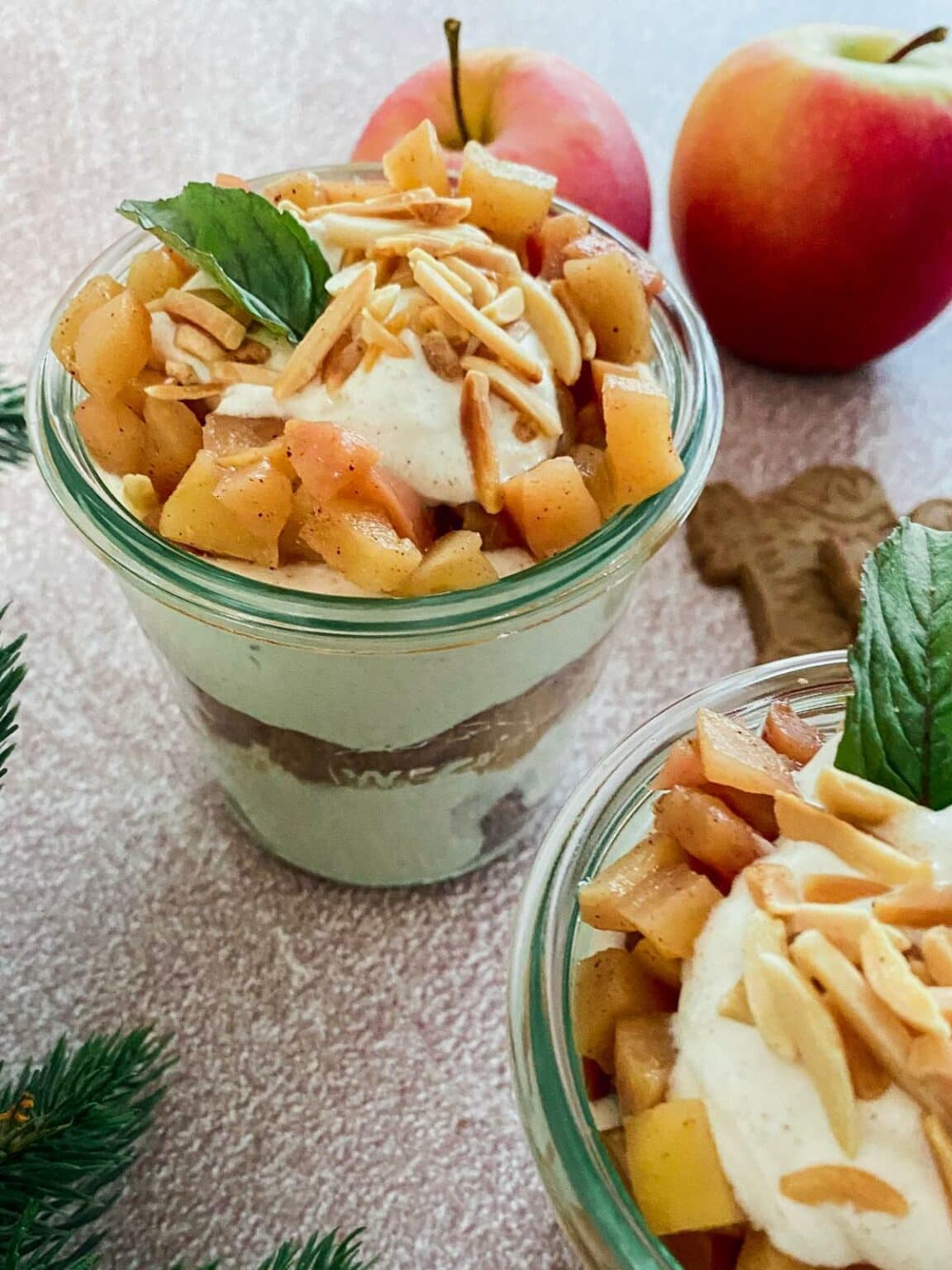 Einfaches Schichtdessert: Apfel-Spekulatius-Traum - Genussvolle ... Einfaches Schichtdessert: Apfel-Spekulatius-Traum - Genussvolle ...