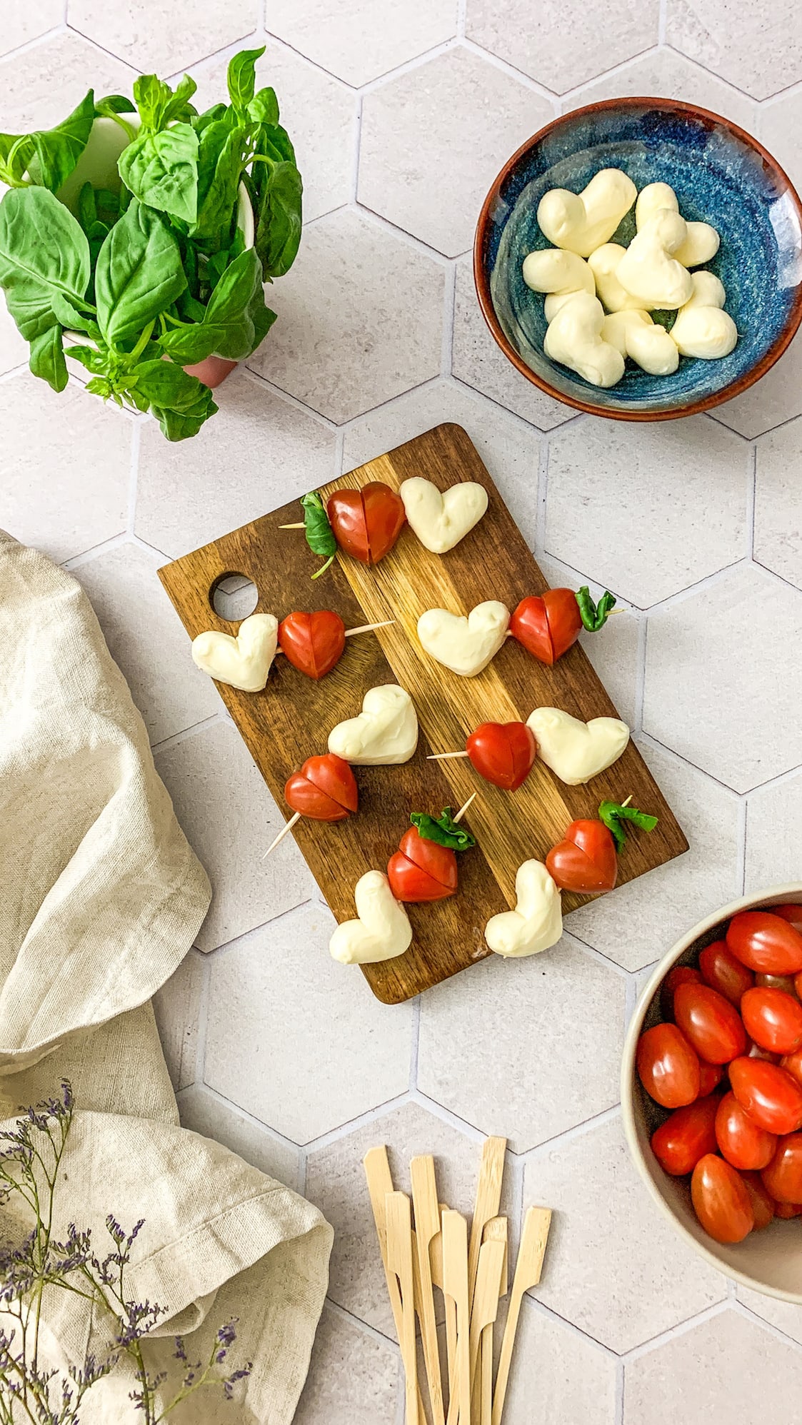 Liebe auf einem Spieß: Einfaches Rezept für Tomaten-Mozzarella-Spieße ...