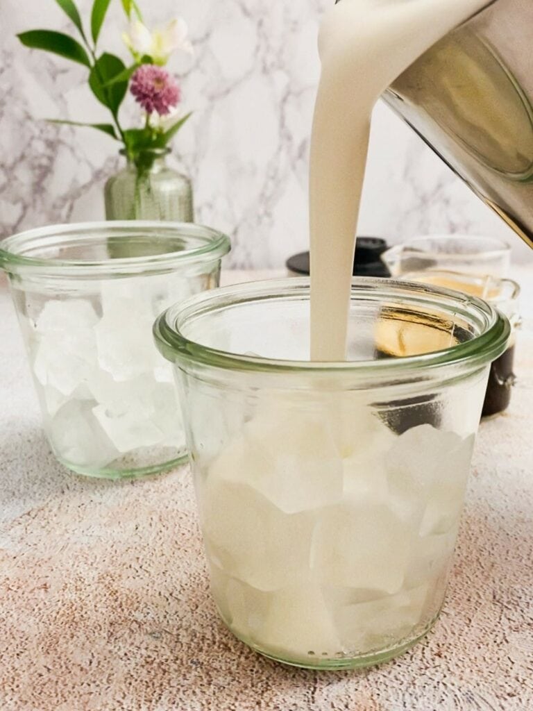 Geeister Kokos-Cappuccino - veganer Eiskaffee