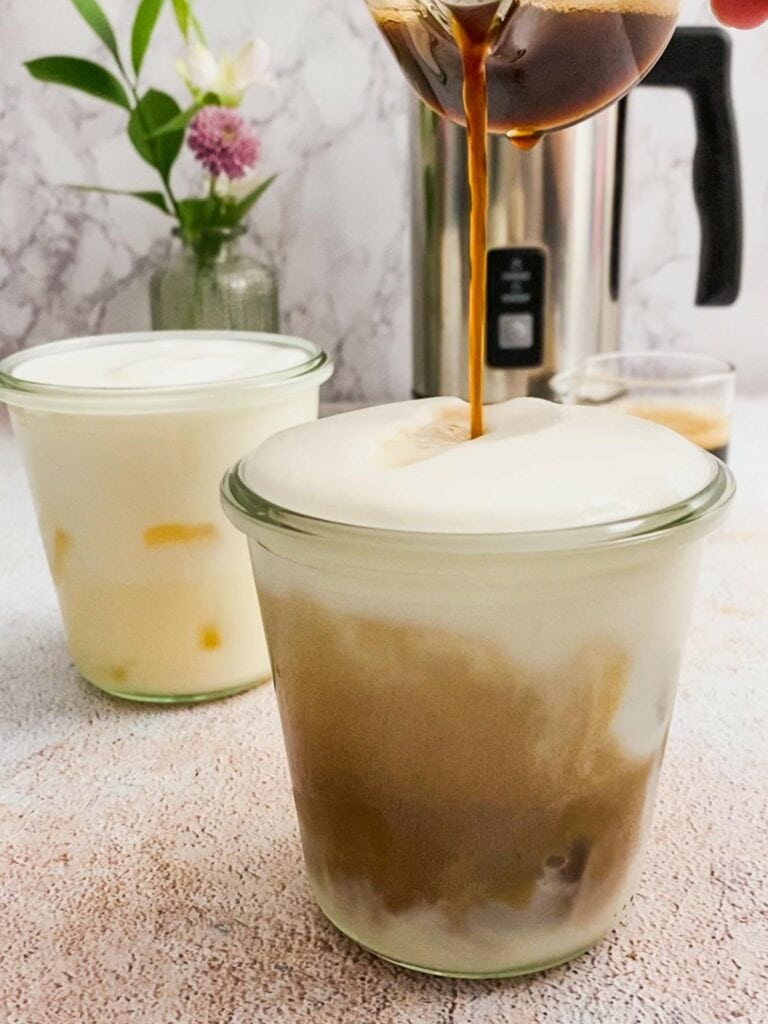 SommergetrÀnk mit Koffeinkick: Kokos-Eiskaffee