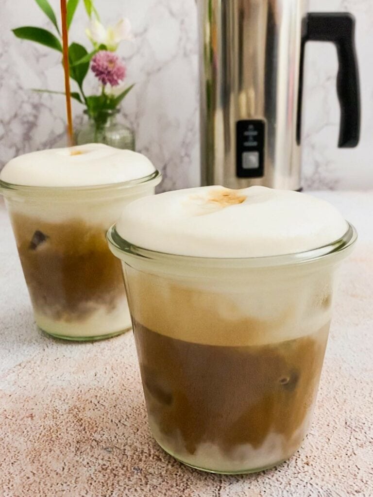 Sommergetränk mit Koffeinkick: Kokos-Eiskaffee