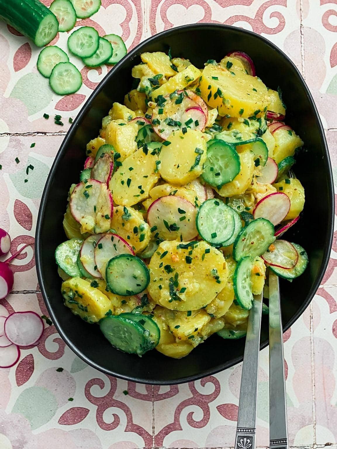 Omas veganer Kartoffelsalat – Der Klassiker mit Brühe, Essig und Öl ...