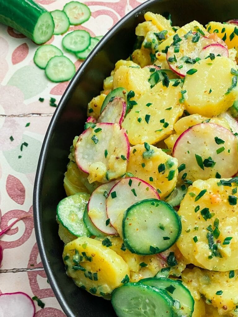 Klassischer Kartoffelsalat - einfaches und veganes Rezept