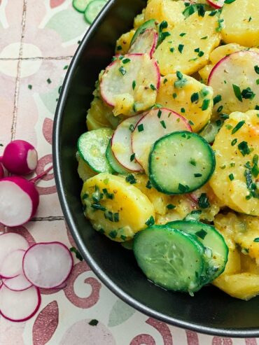 Klassischer Kartoffelsalat - einfaches und veganes Rezept