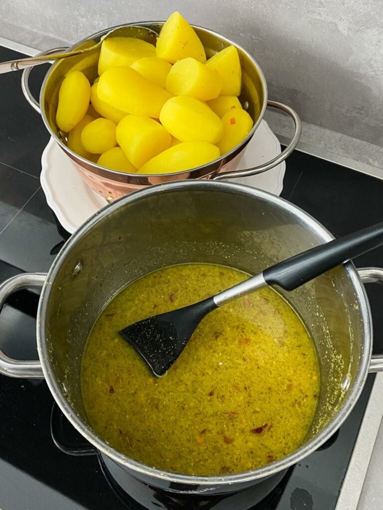 Omas Kartoffelsalat mit Brühe, Essig und Öl Rezept
