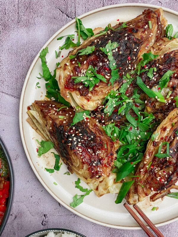 Gebratener Spitzkohl mit Hoisin-Glasur – Einfacher und schneller ...