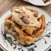 Apfel-Zimtschnecken mit Salzkaramell-Frosting