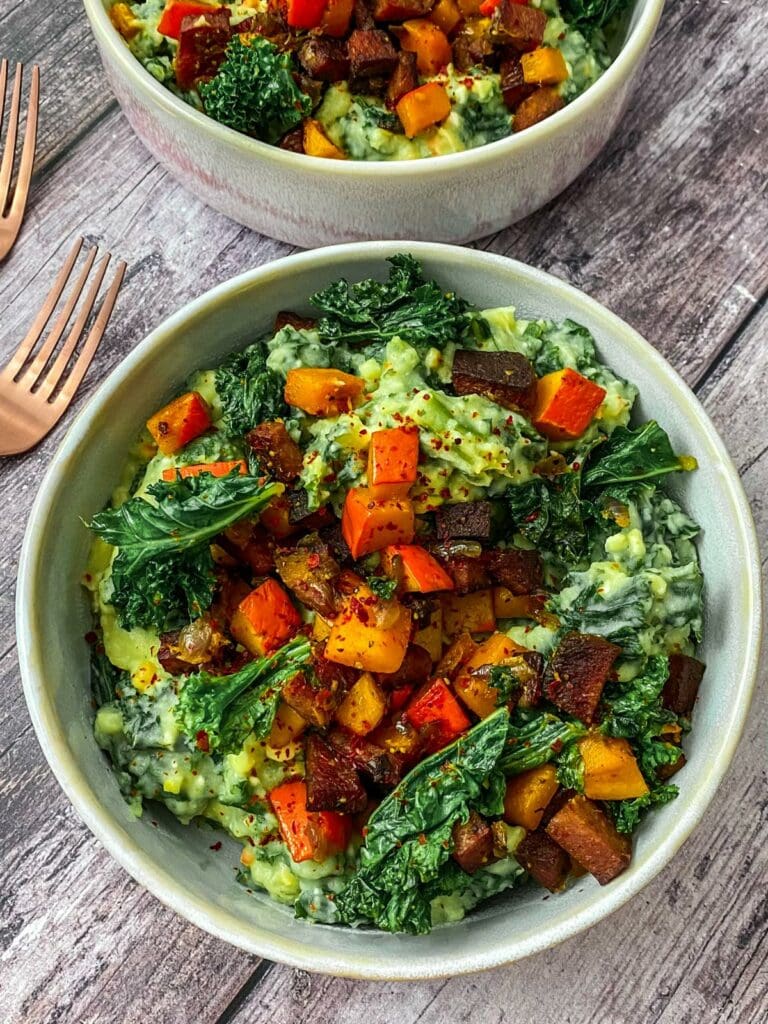 Grünkohl-Kürbis-Kartoffelbrei mit Bergwurst