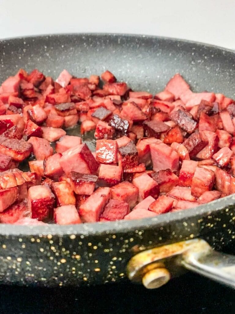 Grünkohl-Kürbis-Kartoffelbrei mit Bergwurst
