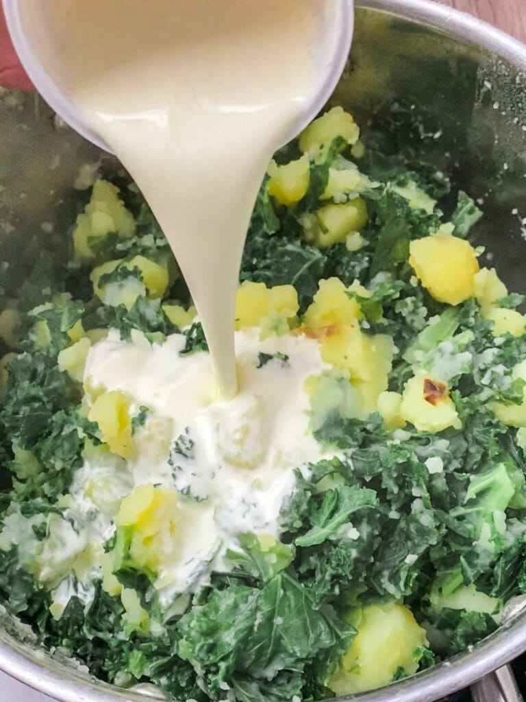 Grünkohl-Kürbis-Kartoffelbrei mit Bergwurst