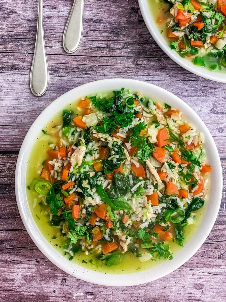 Unwiderstehliche Hühnersuppe mit vietnamesischem Twist 🍜🍲🍂 - Mimi ...