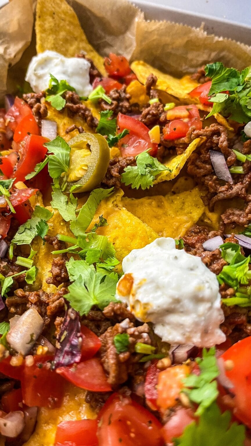 Überbackene Nachos mit Hackfleisch und Tomatensalsa - Mimi &amp; Rose Food Love