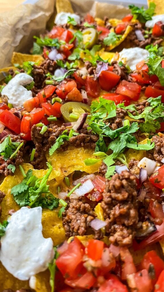 Überbackene Nachos mit Tomatensalsa