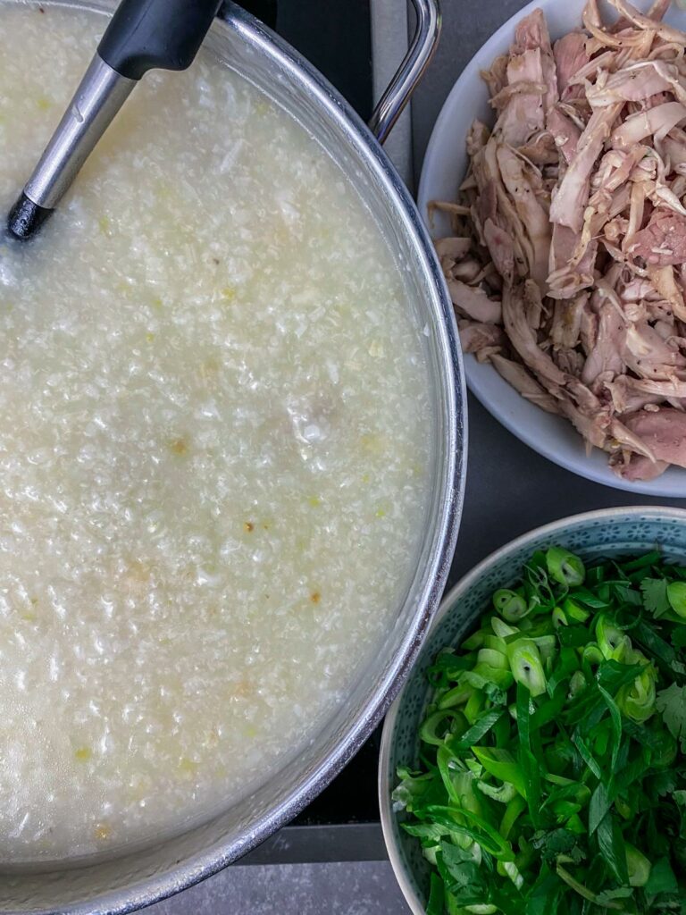 Cháo Gà, vietnamesische Reissuppe mit Hühnchen - einfaches, authentisches Rezept