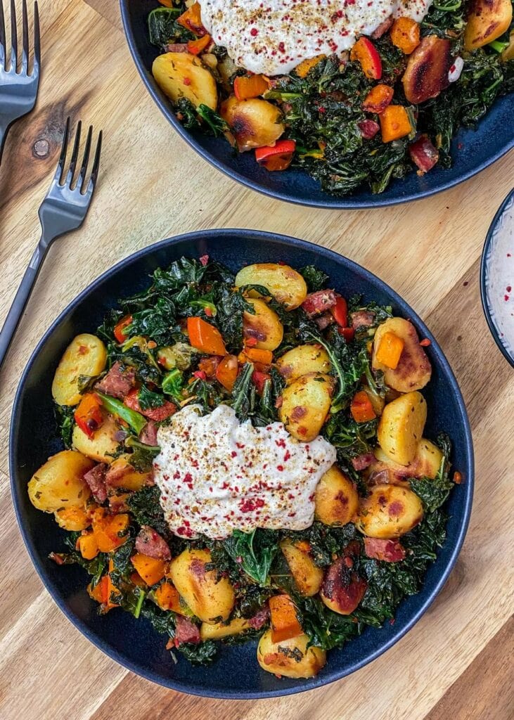 Grünkohl Pfanne mit Kürbis, Mettenden und Knödeln - schnelle Feierabendküche Rezept