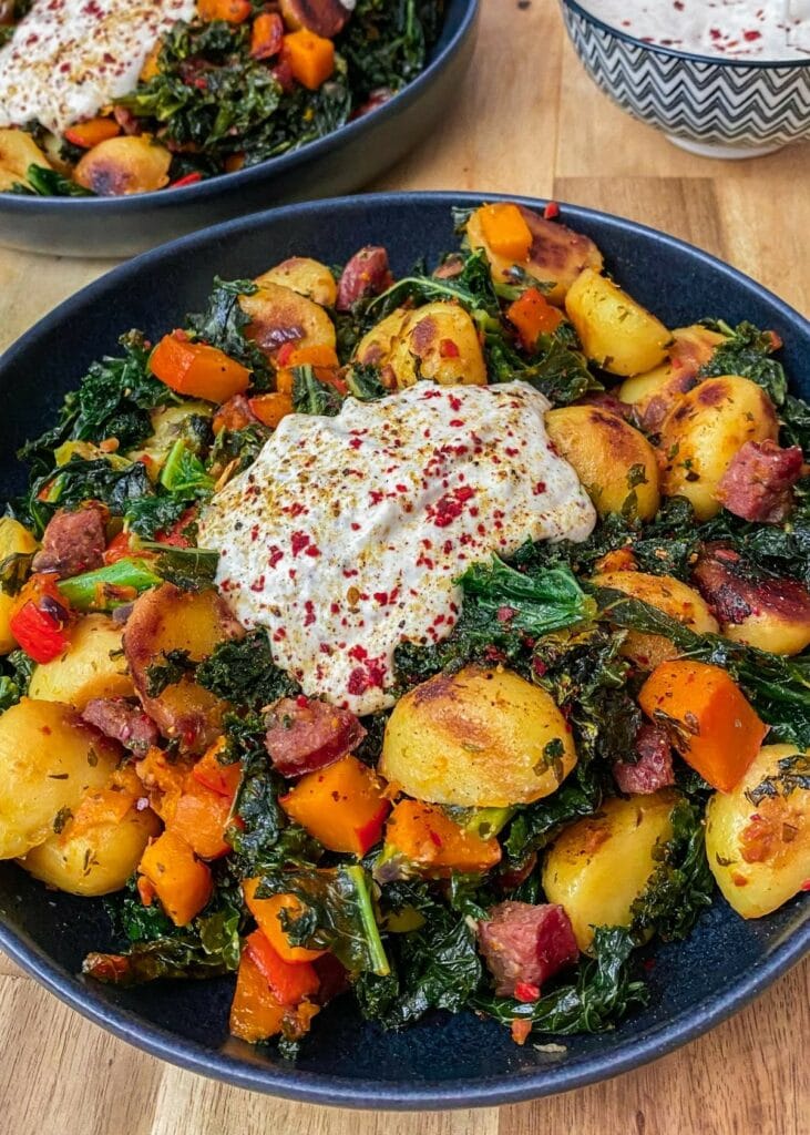 Grünkohl Pfanne mit Kürbis, Mettenden und Knödeln - schnelle Feierabendküche Rezept