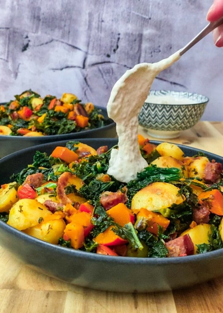 Grünkohl Pfanne mit Kürbis, Mettenden und Knödeln - schnelle Feierabendküche Rezept