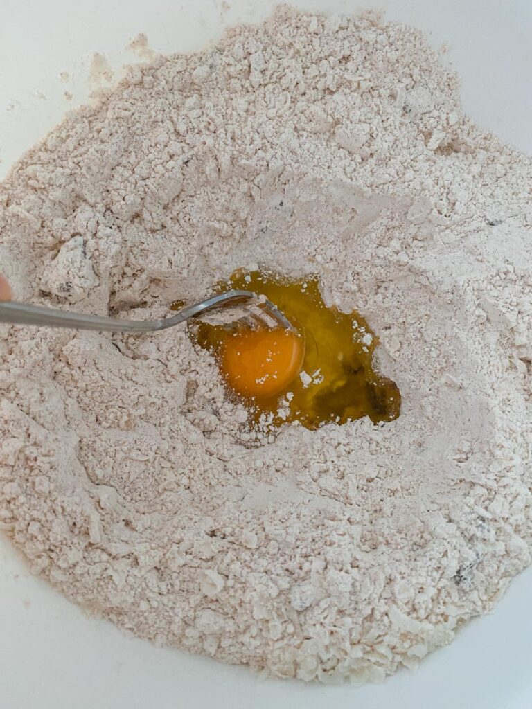 Würzige Brötchen-Sonne mit Lauch, Parmesan und getrockneten Tomaten