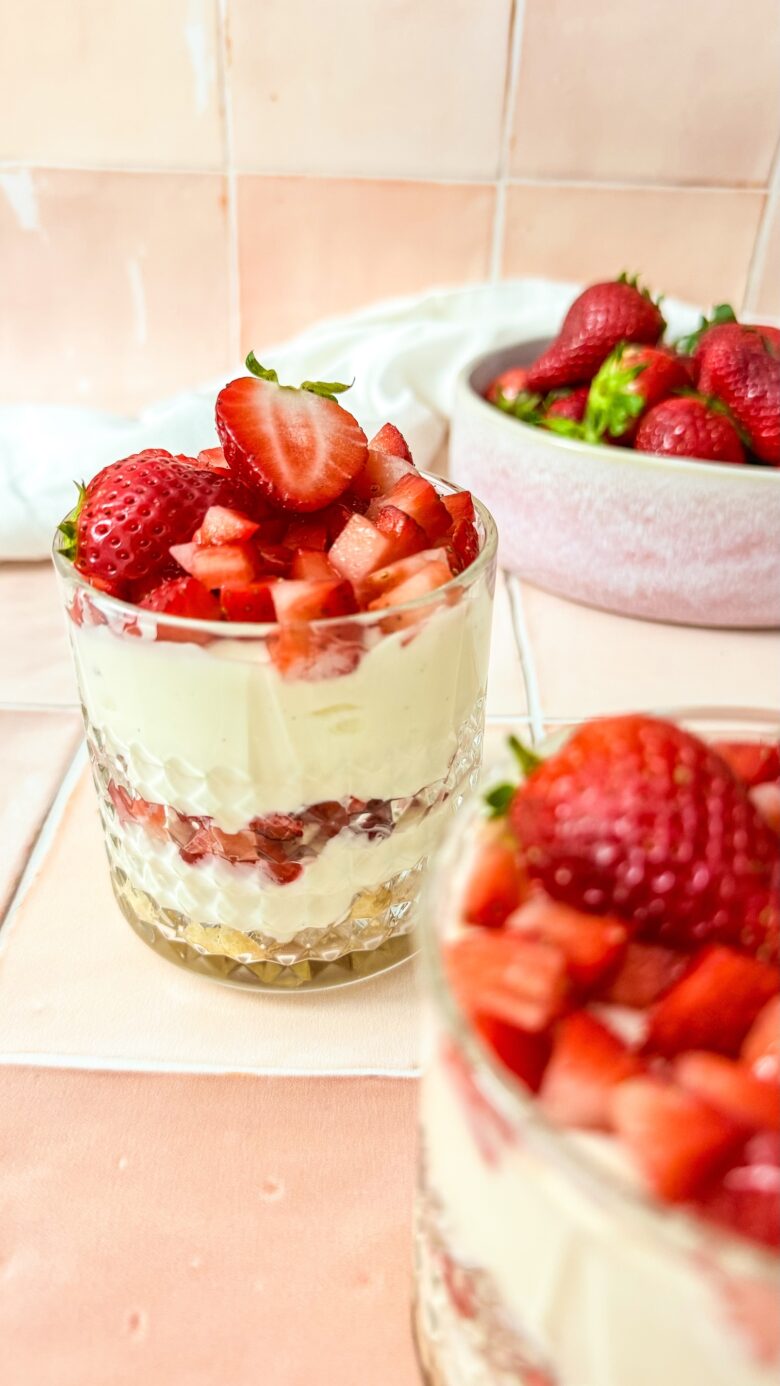 Gesundes Erdbeer Tiramisu