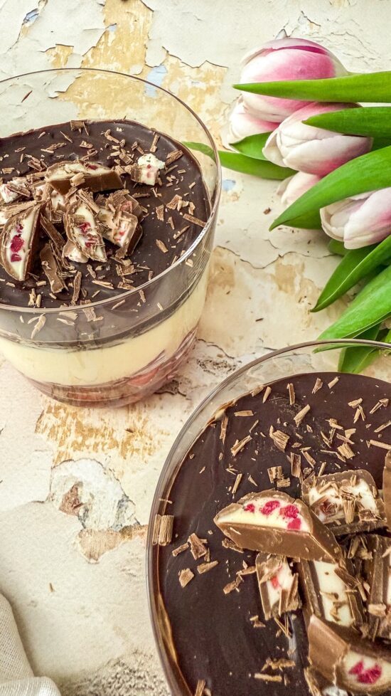 High Protein Yogurette Bowl mit frischen Erdbeeren – Schnell & einfach ... High Protein Yogurette Bowl mit frischen Erdbeeren – Schnell & einfach ...