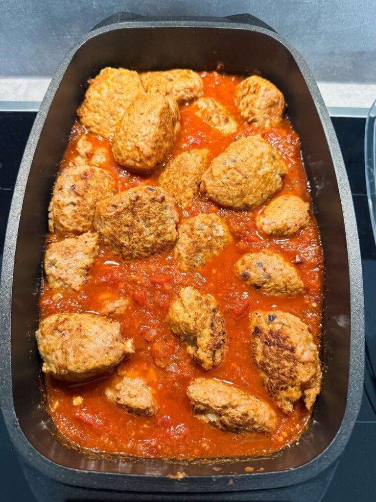 Hackbällchen in Tomatensauce Schritt-für-Schritt Rezept