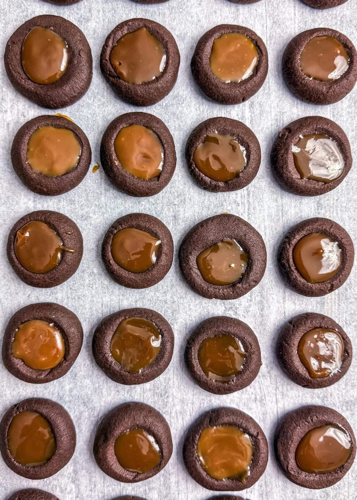 Schoko-Karamell Plätzchen – zartschmelzende Engelsaugen mit ...