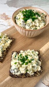 Eiersalat mit körnigem Frischkäse
